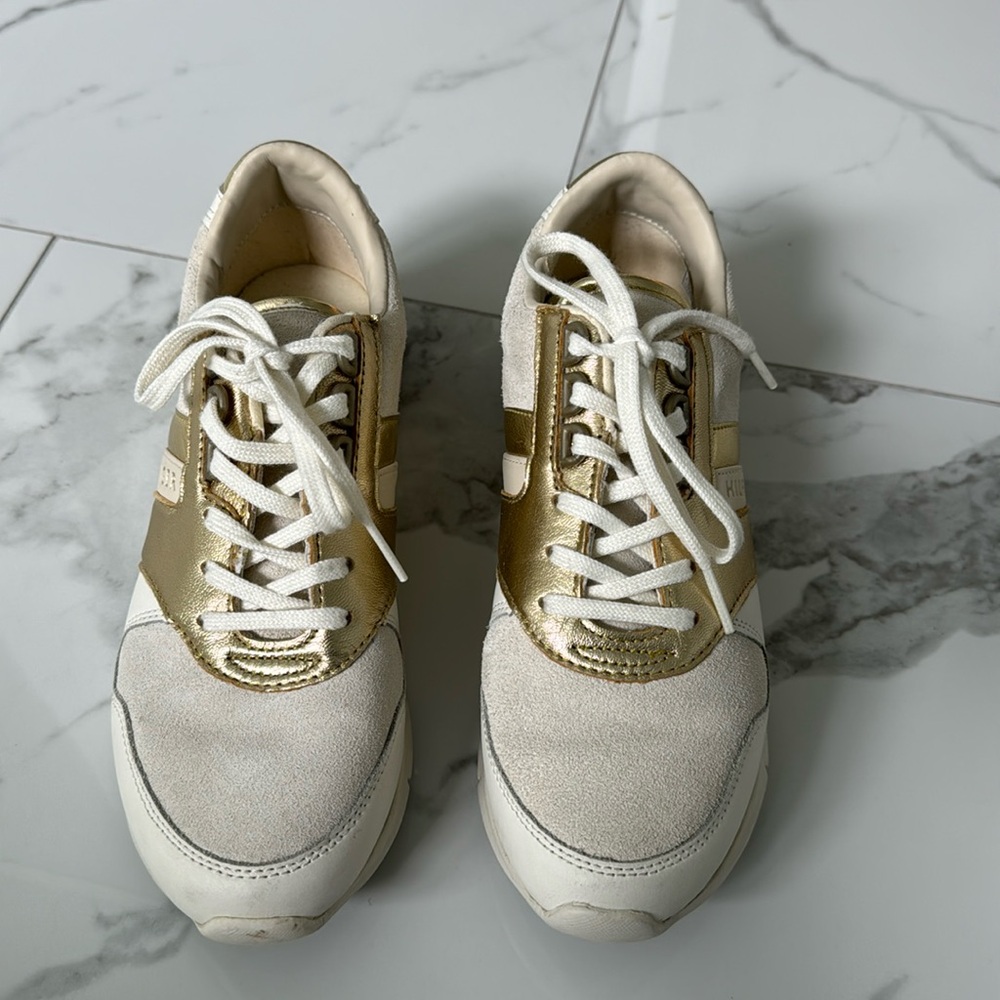 Tommy Hilfiger Gold/Cream sneakers size 6.5